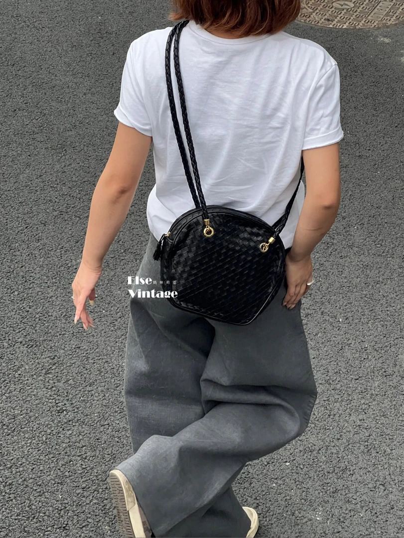 95新 BOTTEGA VENETA/葆蝶家 BV黑金流苏斜挎包