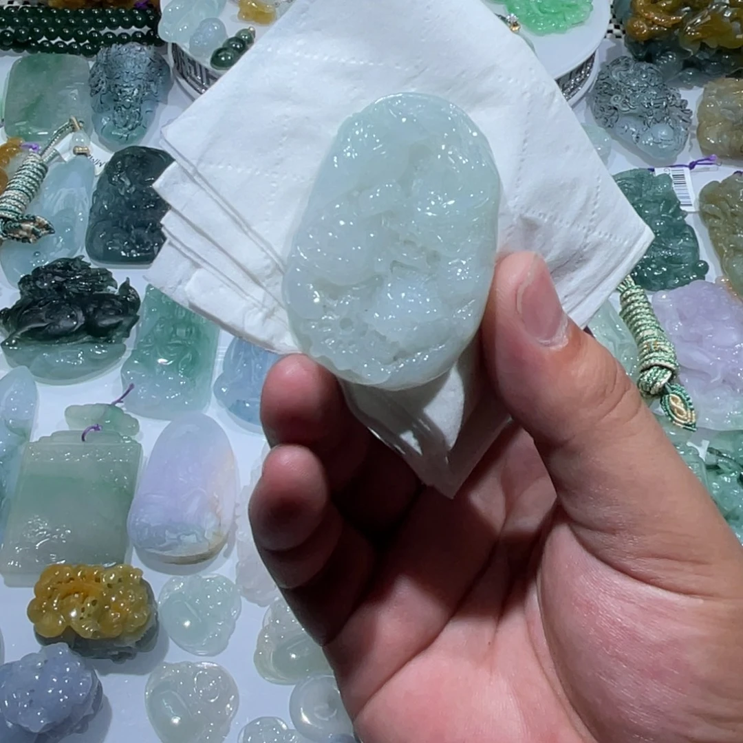 颈饰未镶嵌翡翠天然
