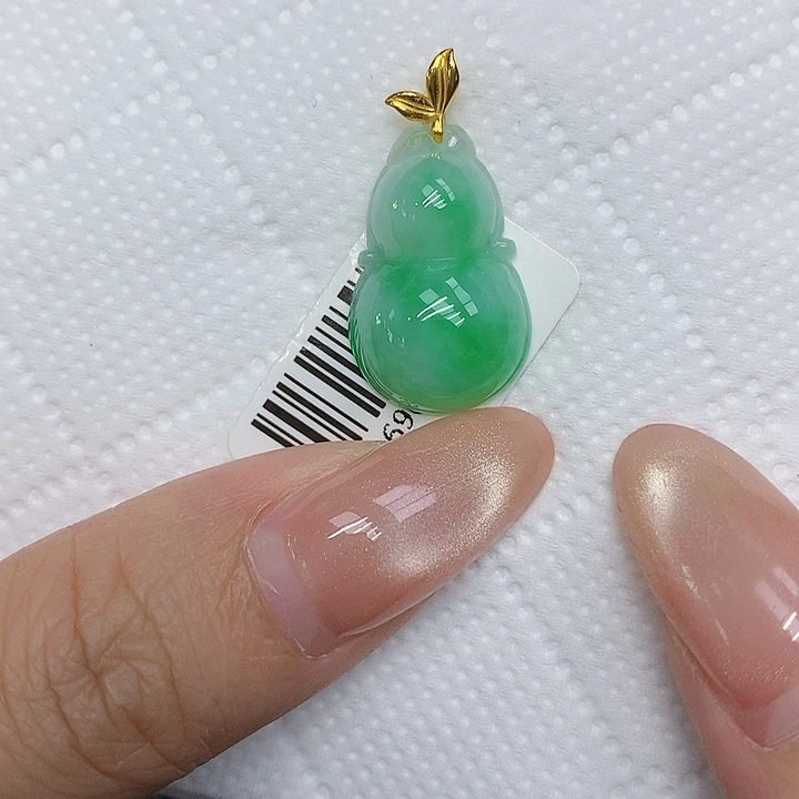 颈饰18K金镶嵌翡翠