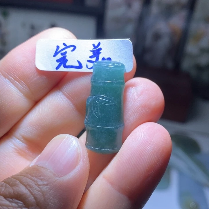 翡翠颈饰未镶嵌好