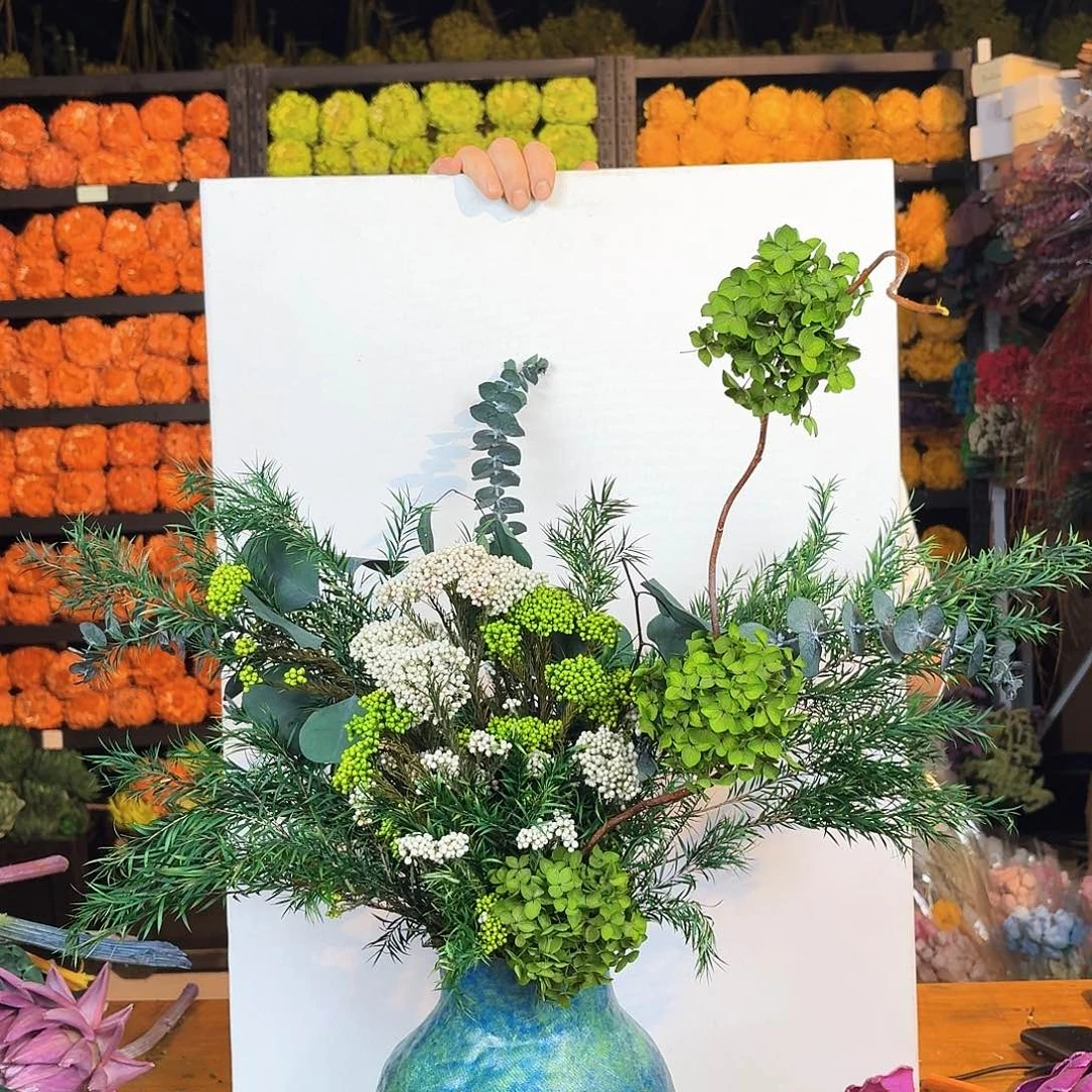 完全开放绿色花束（不含花瓶）