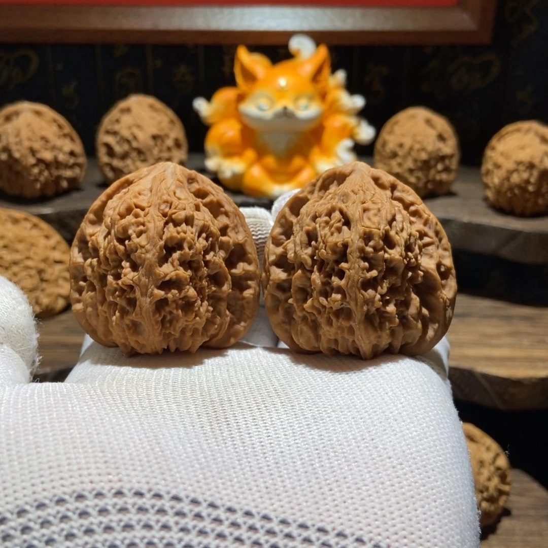 清***香文玩核桃把件涿鹿南将石