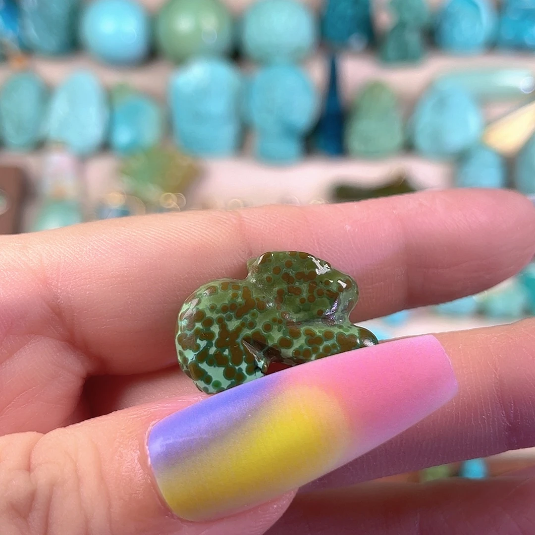 绿松石未镶嵌珠宝奇石