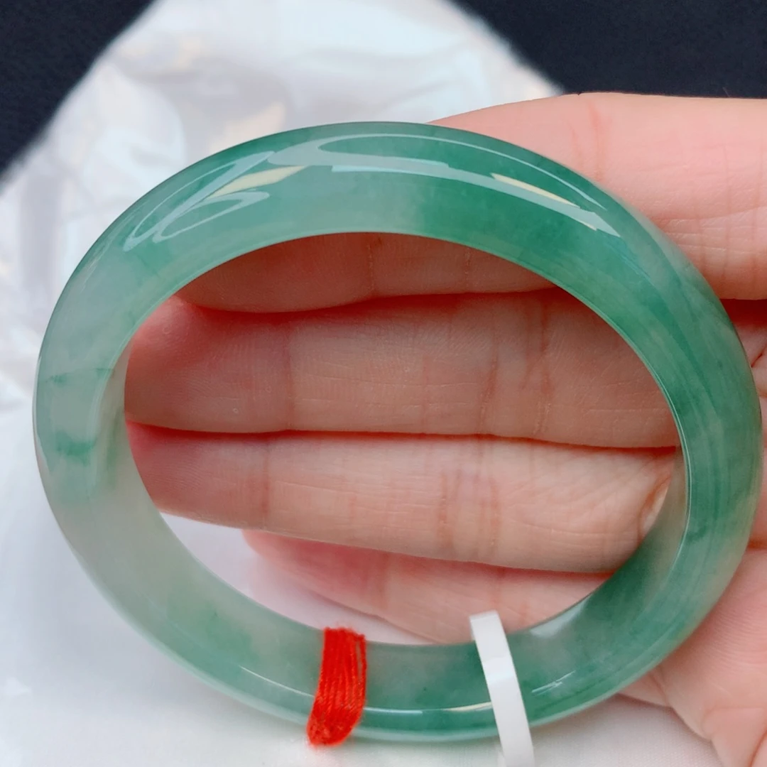 翡翠未镶嵌手镯54.6圈 冰飘绿底冰胶润