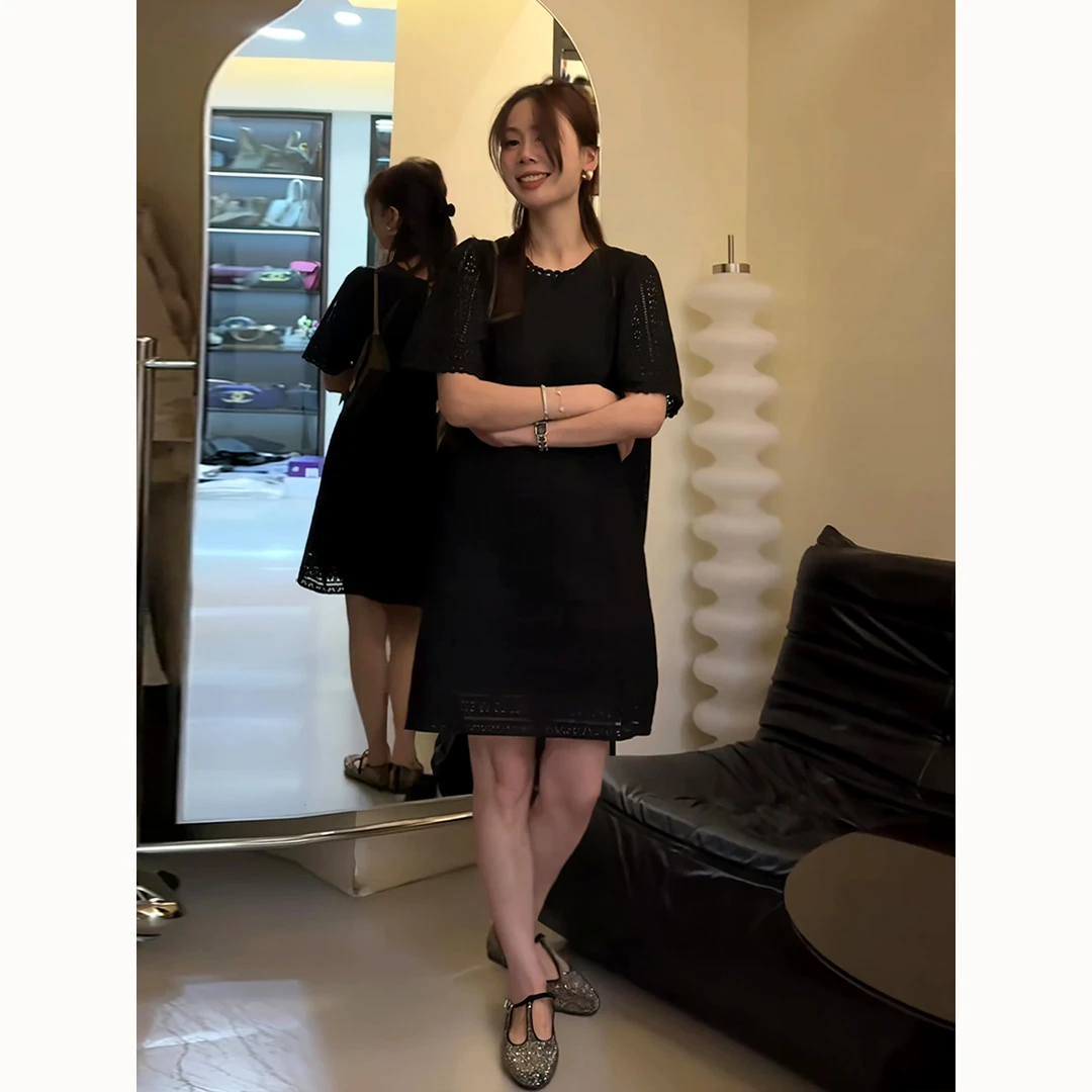 法式高级感黑色重工蕾丝镂空连衣裙夏款时尚设计感名媛气质小黑裙