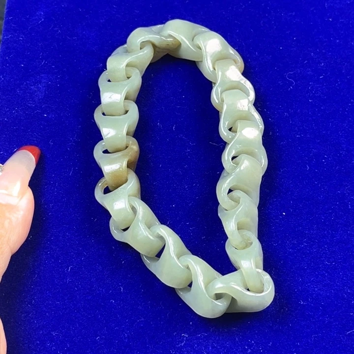 和田玉未镶嵌挂件半****。