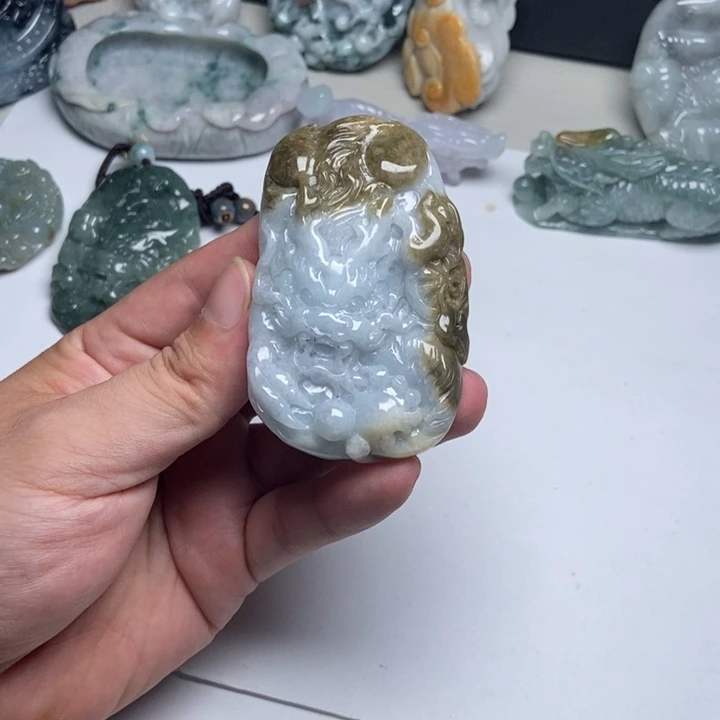 翡翠未镶嵌颈饰龙牌7