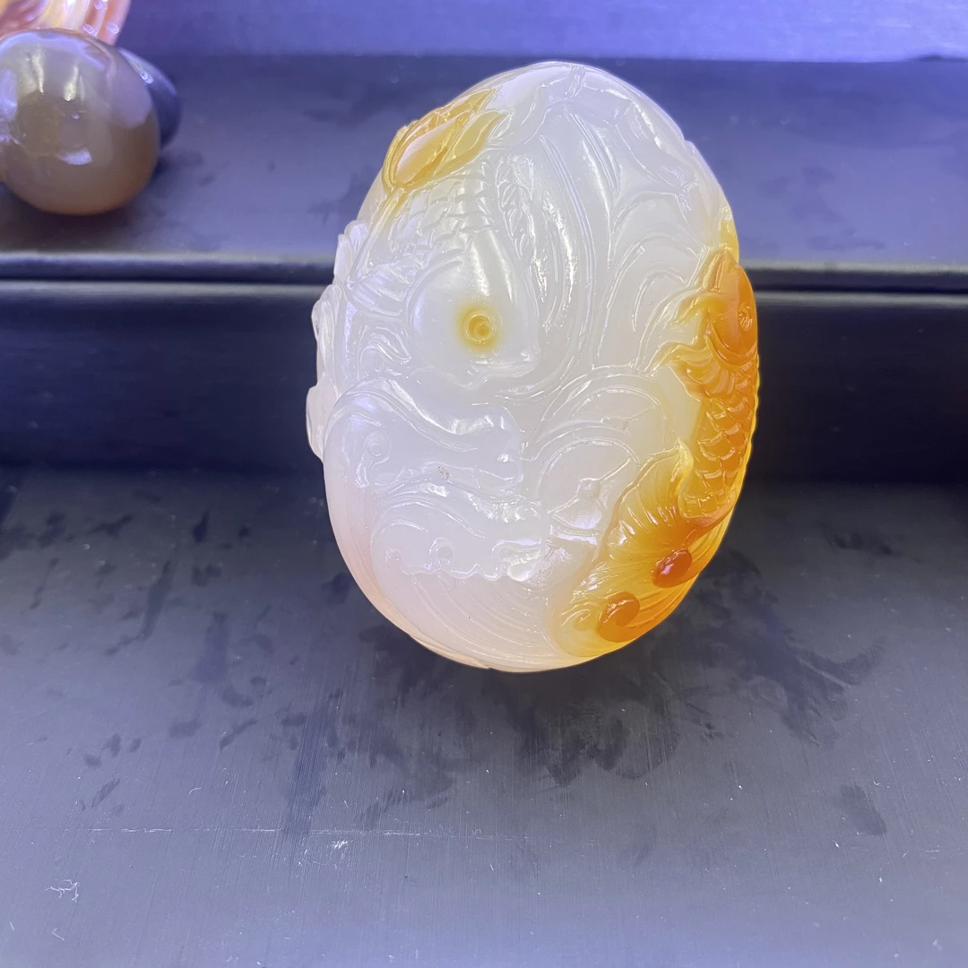 马达加斯加玛瑙俏色手把件