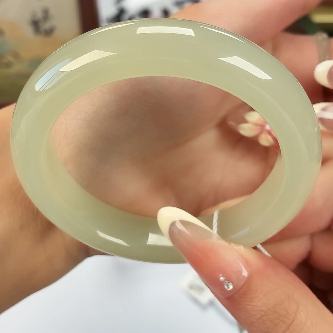 和田玉未镶嵌手镯