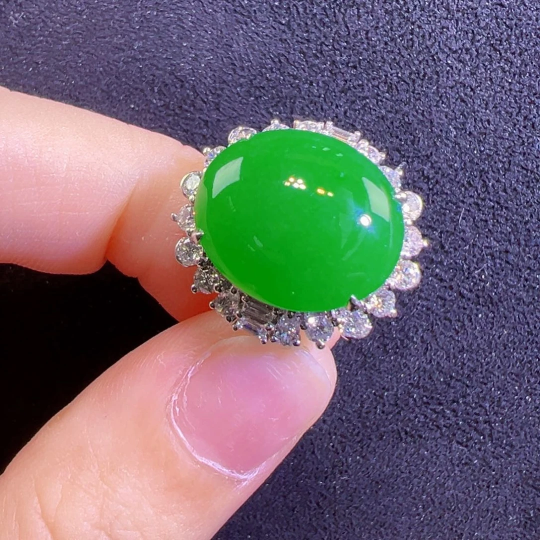 蜜***糖18K金镶嵌戒指翡翠戒指5.2w尾款