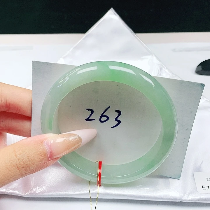 翡翠手镯未镶嵌57.4圈