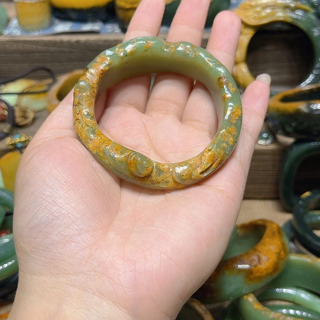 S***n岫岩河磨玉（透闪石质玉）手镯未镶嵌