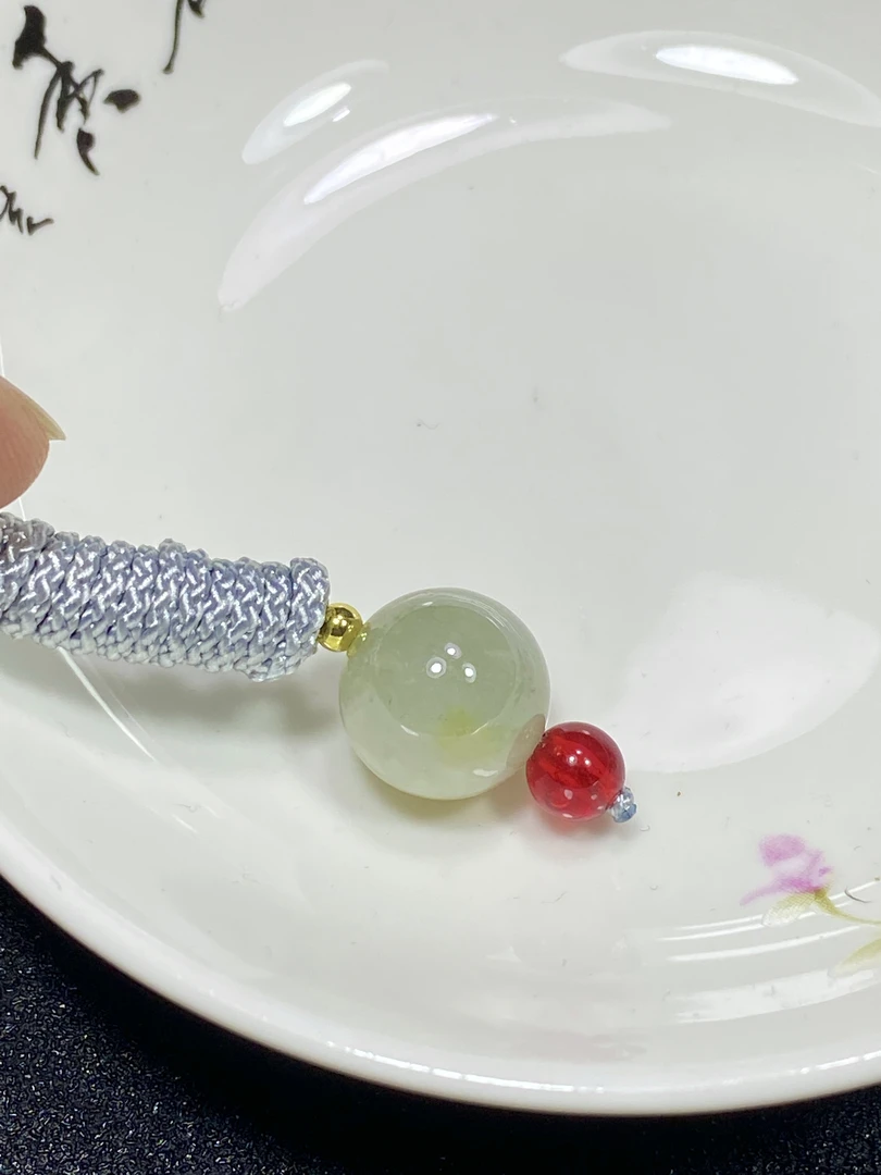 天然翡翠吊坠
