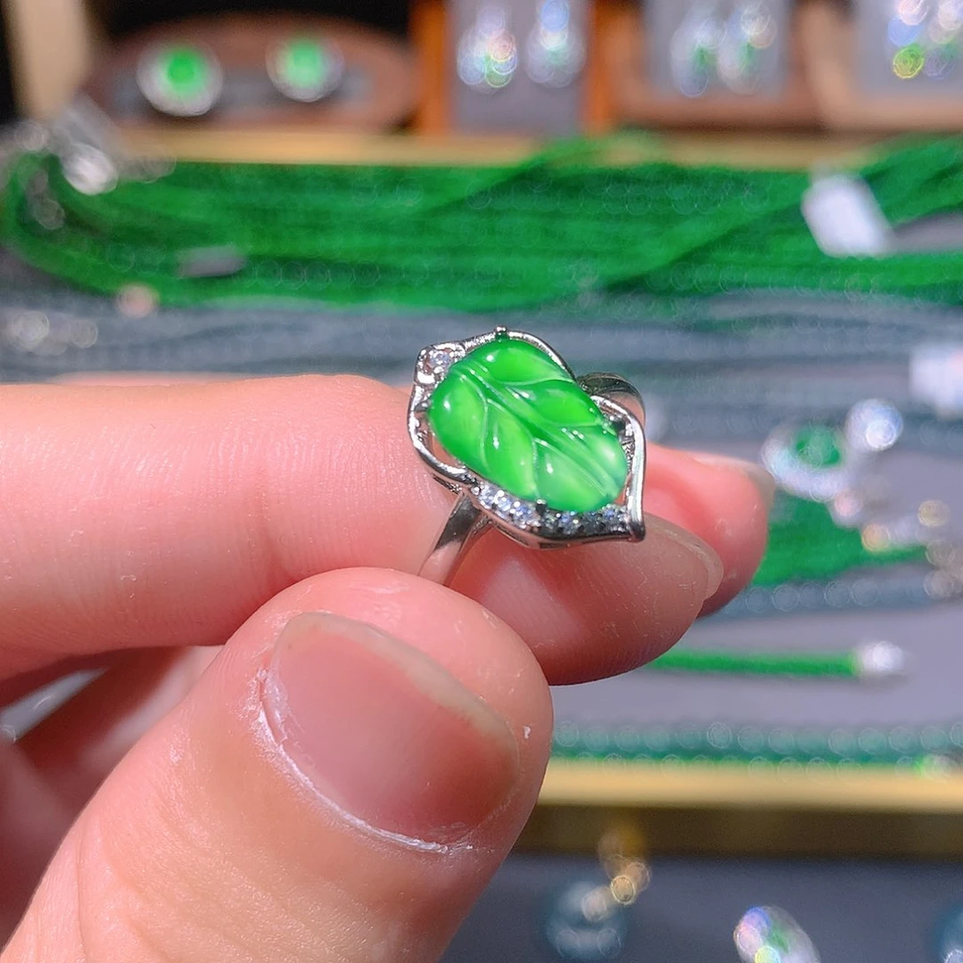 翡翠戒指未镶嵌天然