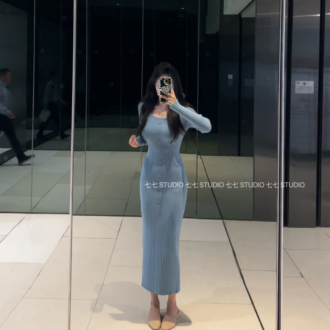 七七【蓝色海岸】纯欲长袖修身显瘦秋冬打底针织百搭连衣裙女Q2749