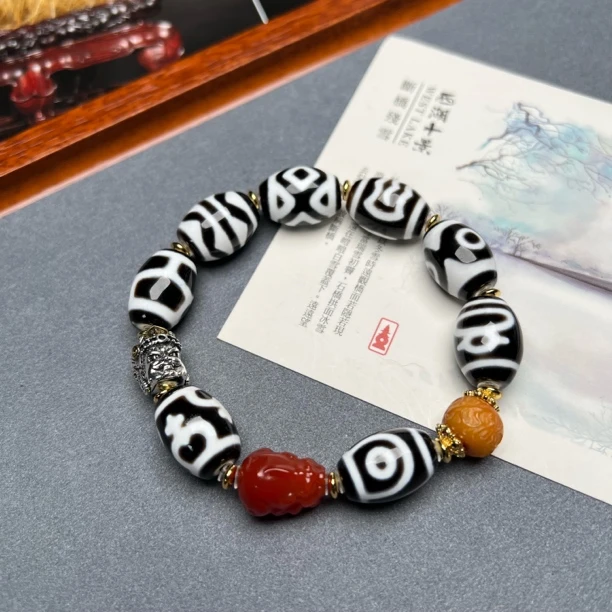 【艺心珠宝】玛瑙黑白达洛多宝手串T09501