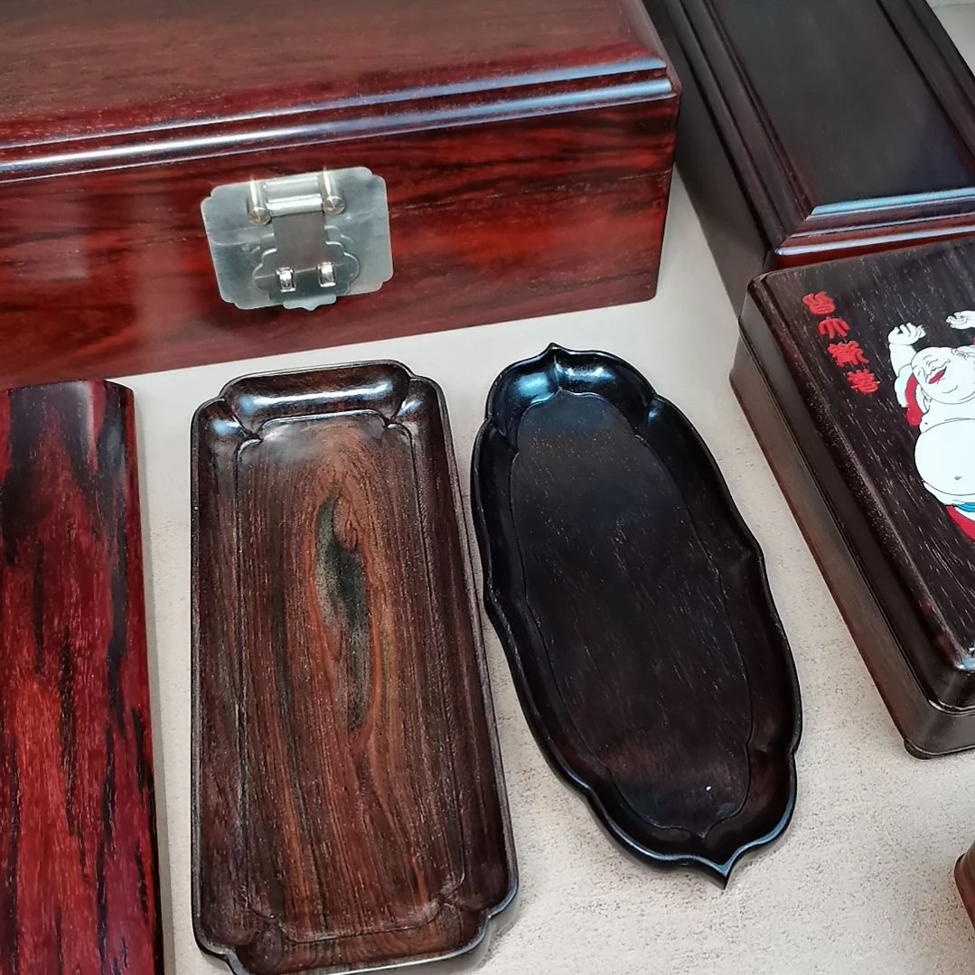 交趾黄檀（大红酸枝）M****。