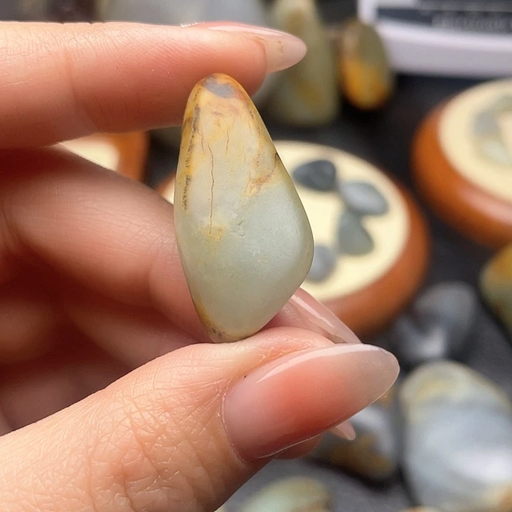 和田玉颈饰未镶嵌17