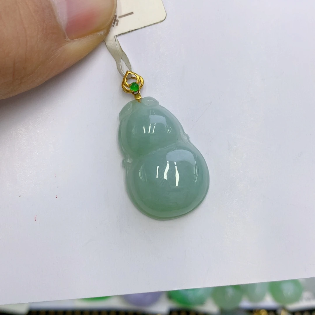 翡翠18K金镶嵌颈饰翡翠