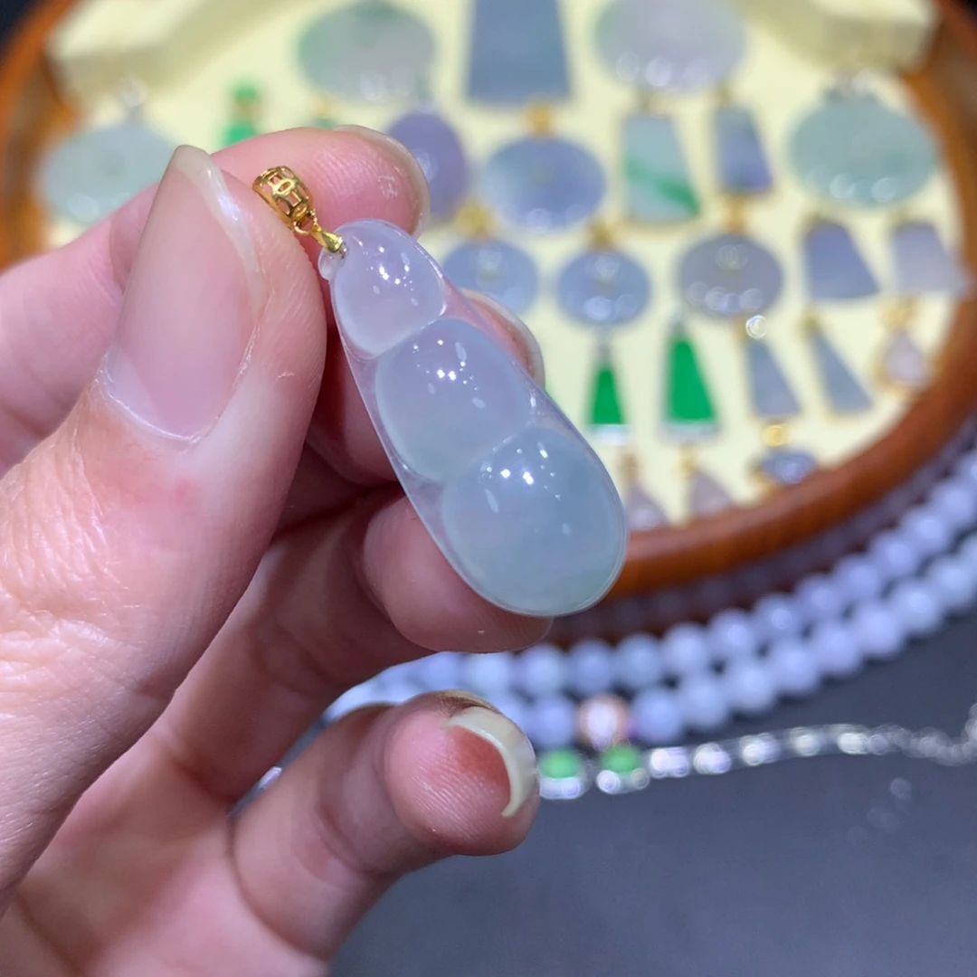 翡翠吊坠(不含链)18K金镶嵌