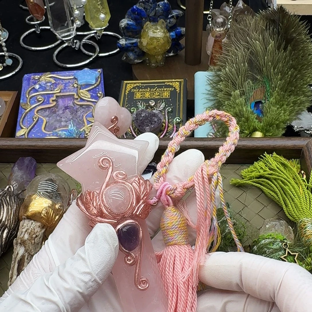六***士颈饰烟晶未镶嵌白