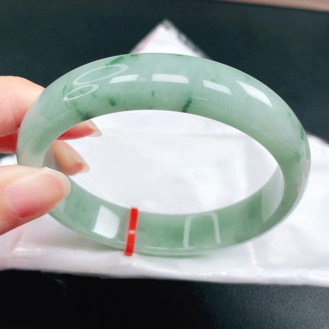 翡翠未镶嵌手镯63圈