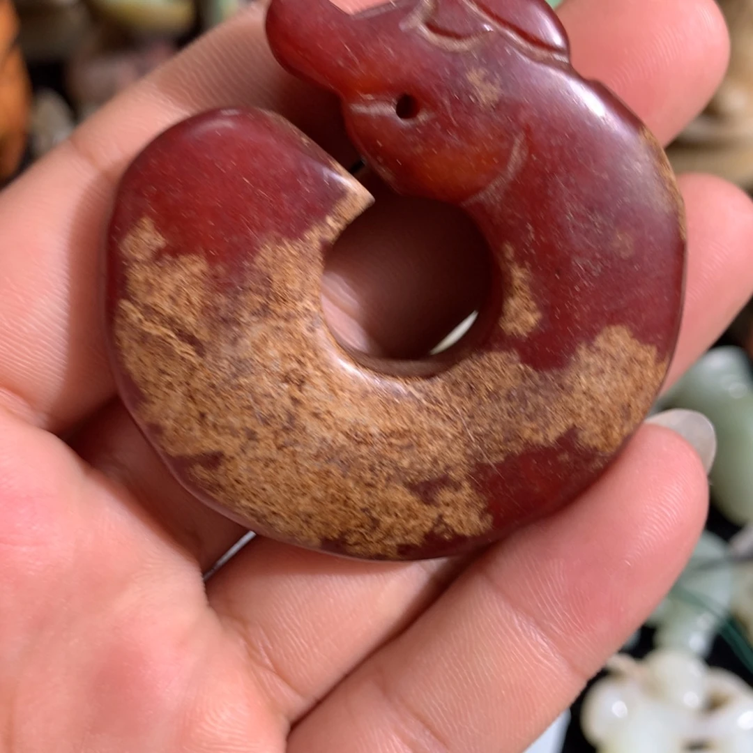 透闪石质玉未镶嵌颈饰