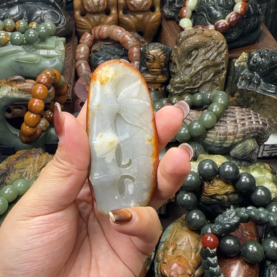 透闪石质玉未镶嵌珠宝奇石