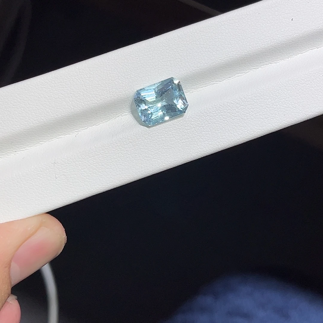 海蓝宝石裸石4.13克拉