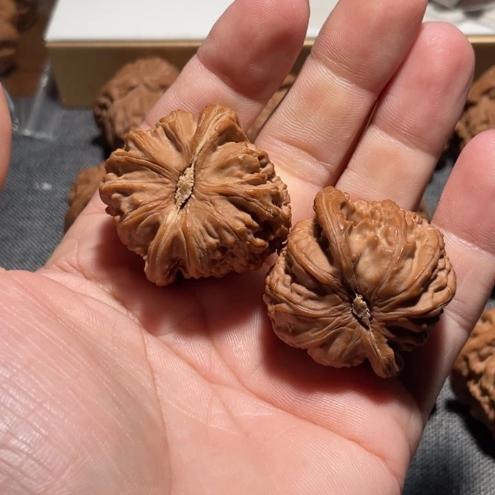 别***)文玩核桃把件核桃