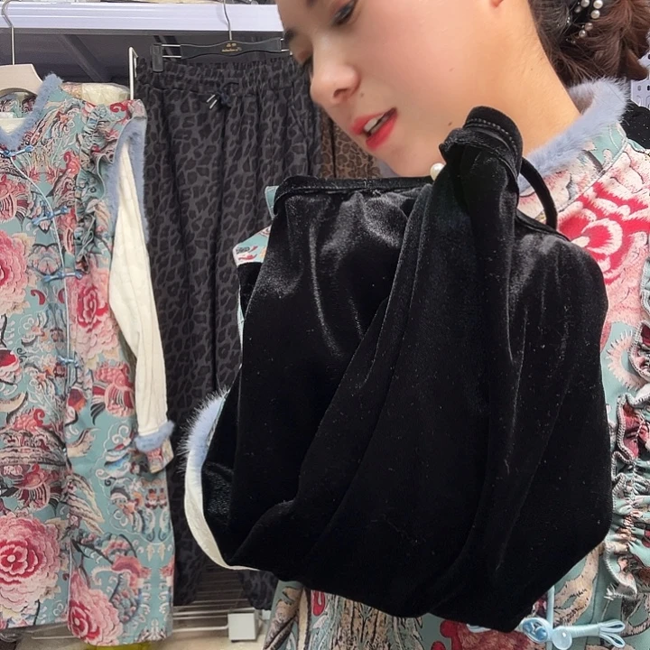 小***》闪电购468大码女装