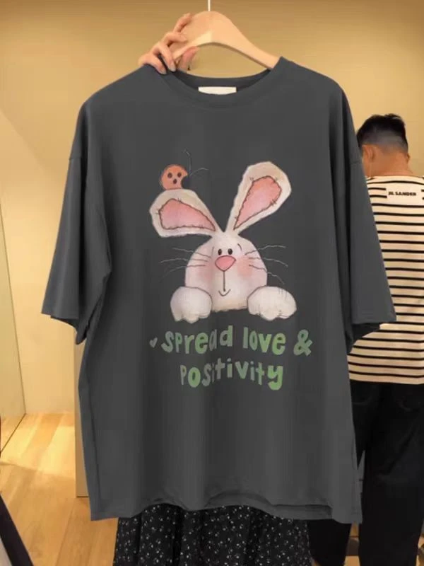 小众衣服女2025新款爆款的夏日韩系漂亮小上衣深灰色兔子印花T恤
