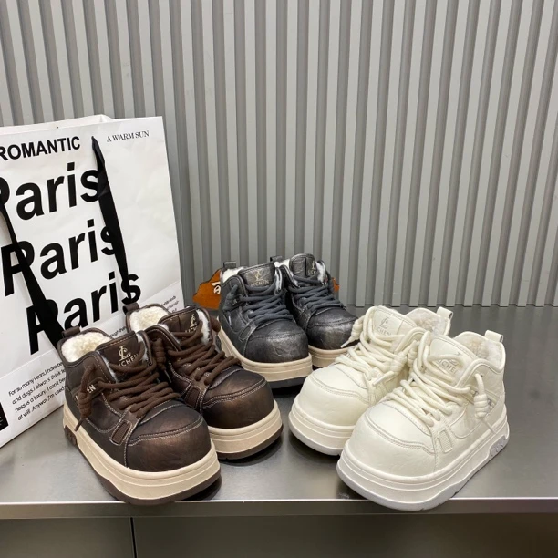 欧货小胖丁厚底雪地靴女2025冬季新款卡皮巴拉保暖短靴东北棉鞋潮