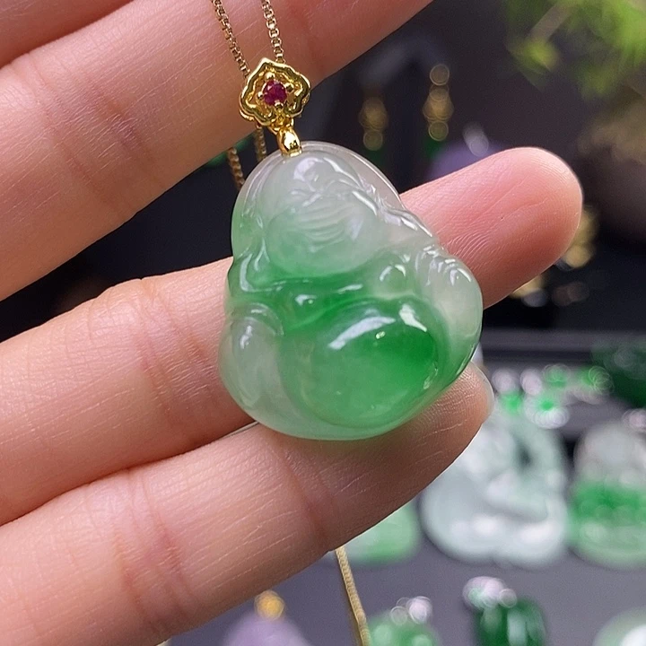 翡翠未镶嵌吊坠(赠链)