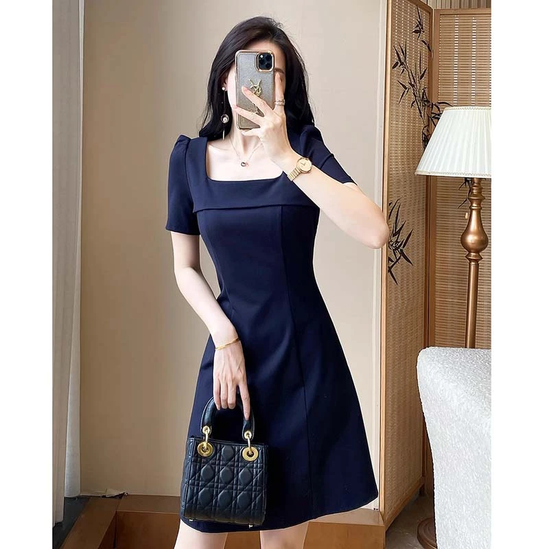 25夏款高级感连衣裙短款气质通勤女装收腰显瘦a字裙方领裙子D2588