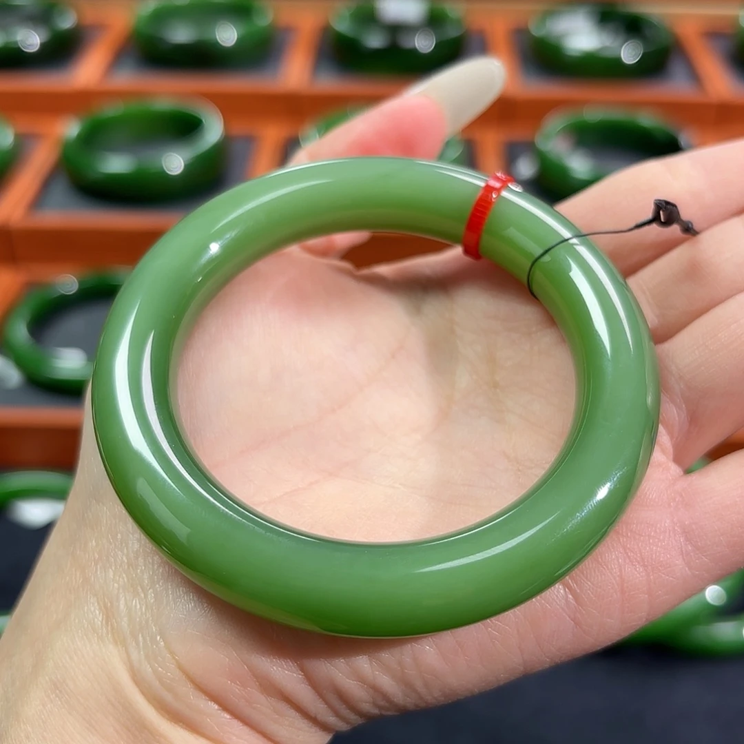 和田玉（碧玉）未镶嵌手镯圆条粉绿