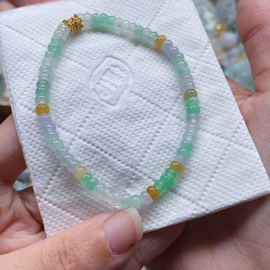 翡翠颈饰未镶嵌闪