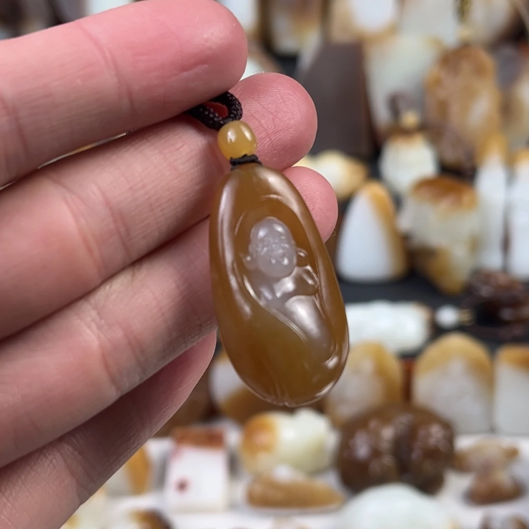 和田玉（糖玉）未镶嵌颈饰