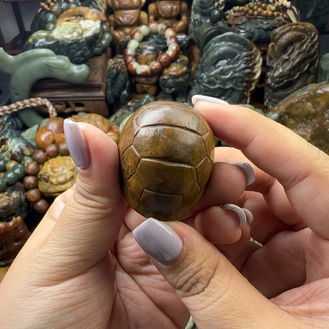 透闪石质玉未镶嵌珠宝奇石