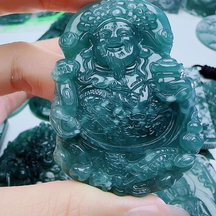 翡翠未镶嵌颈饰多样性发货天然的A货翡翠