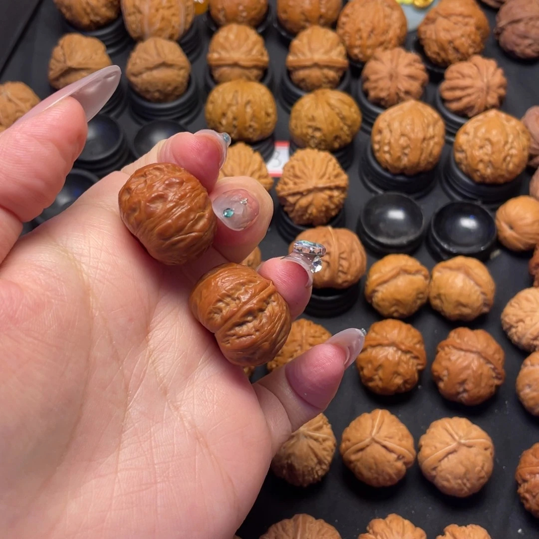 郑***山吊坠文玩核桃。。。。。。。