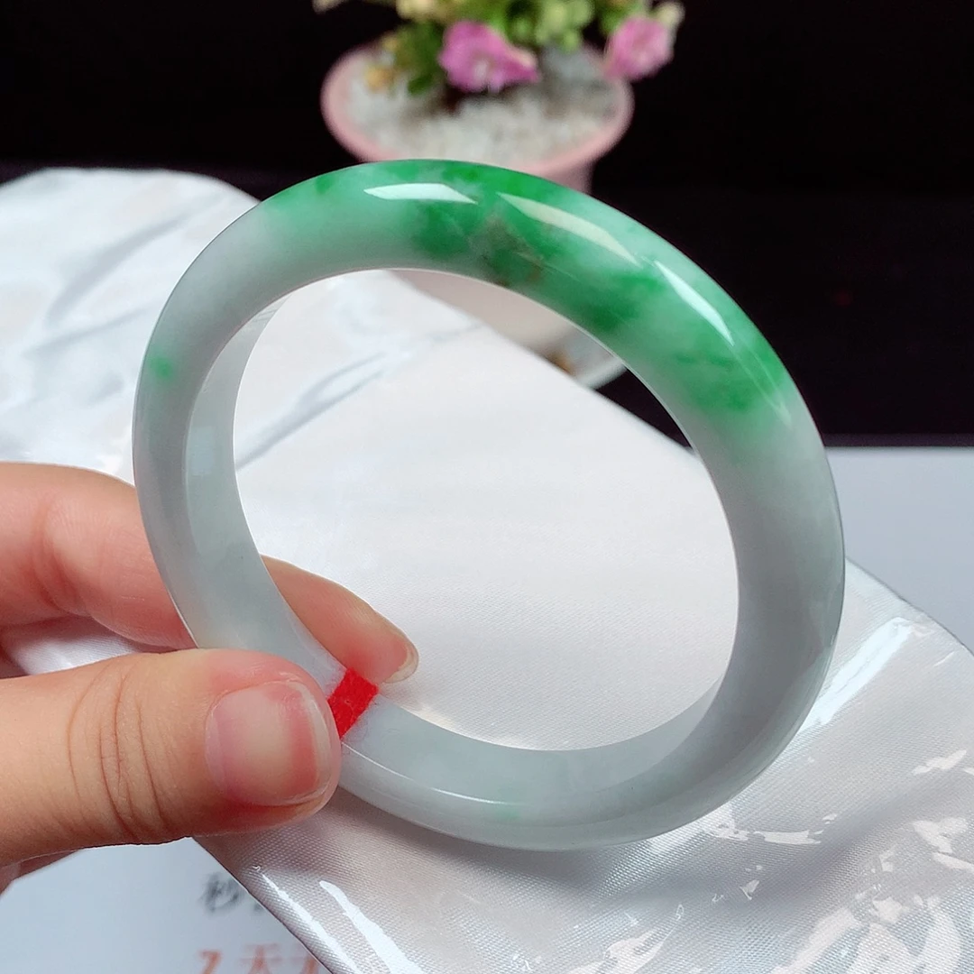 翡翠未镶嵌手镯1572