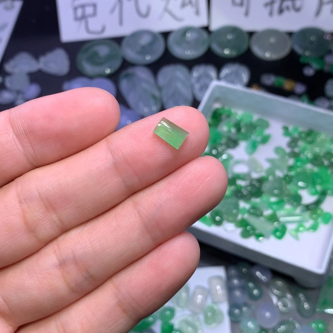 翡翠未镶嵌颈饰柱子