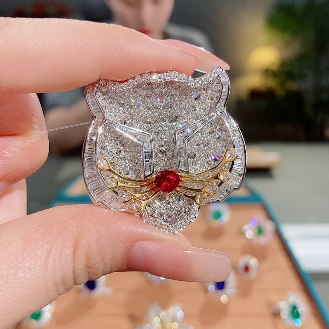 颈饰18K金镶嵌红宝石1.01ct无烧超级鸽血红吉尔徳