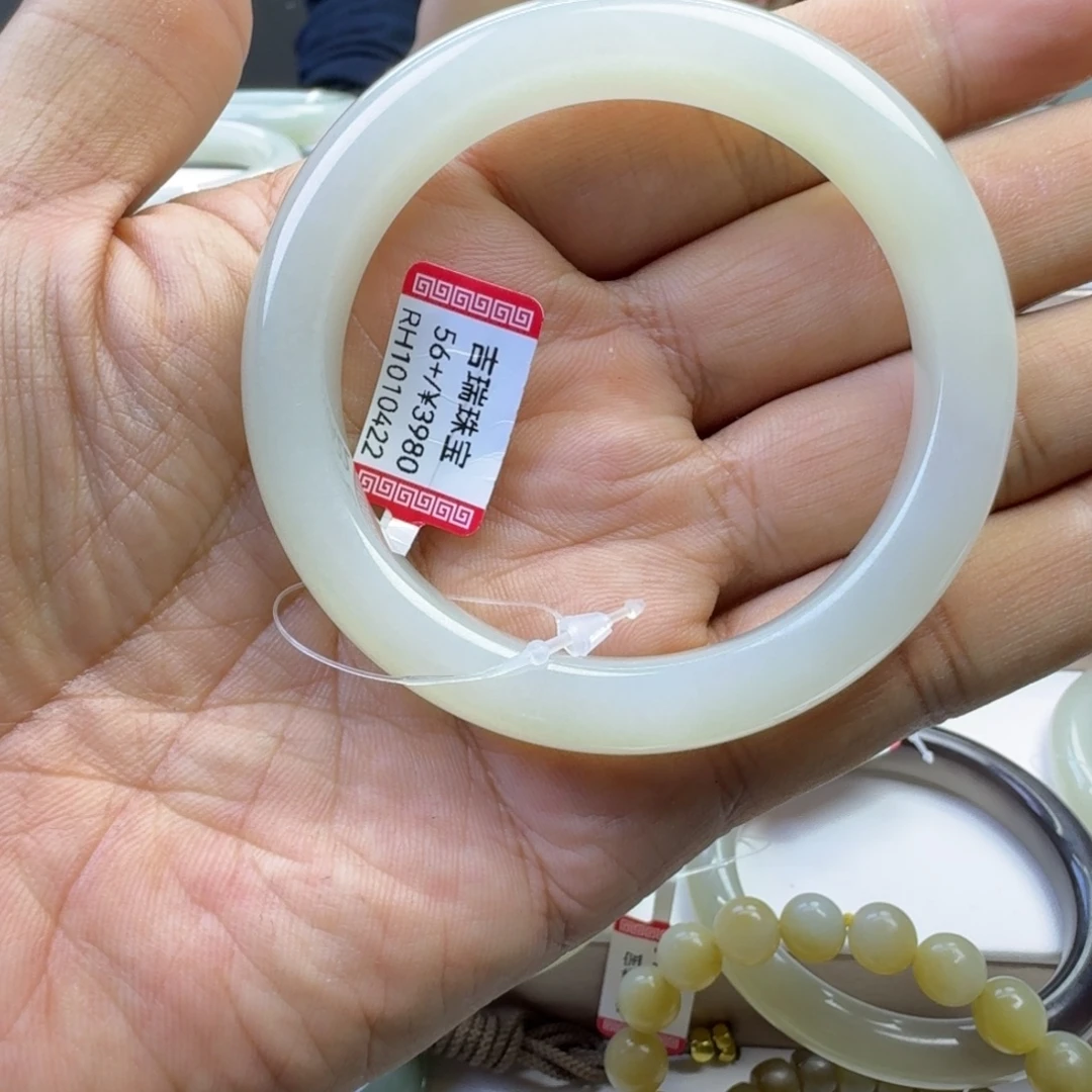 和田玉（糖玉）未镶嵌手镯