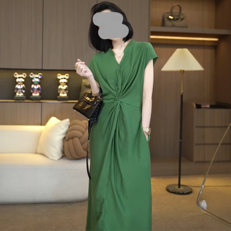 2025年夏季新款气质中长款连衣裙女时尚设计感收腰V领显瘦A字裙子