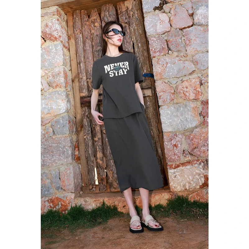 【商城专享】三彩大码女装夏季T恤上衣半身裙两件套装休闲