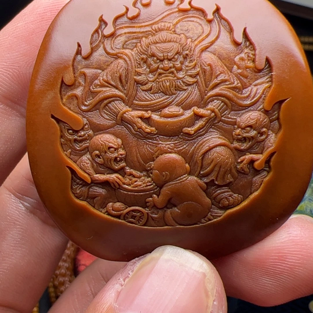 猴头核桃吊坠辛苦