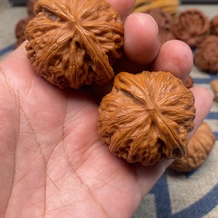 文玩核桃把件宇*芳