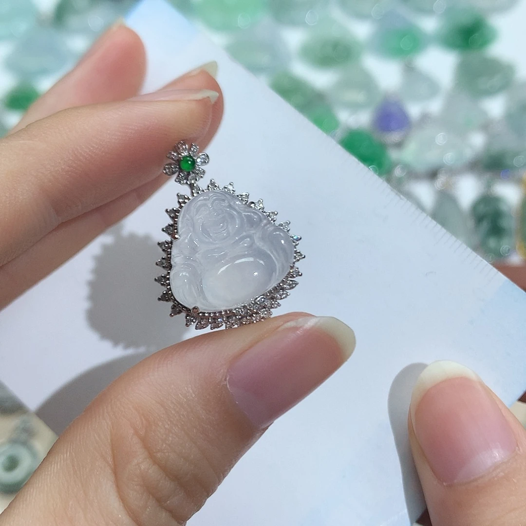 翡翠18K金镶嵌颈饰佛公